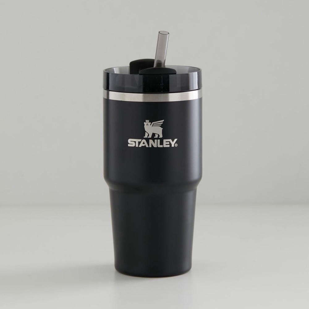 Stanley The Flowstate Quencher H2.0 Tumbler 20oz in Black Glow